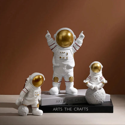 4 pcs Astronaut Figure Statue Figurine Spaceman Sculpture Home Decoration Desktop Astronaut Miniatures Kids Gift Model Toy